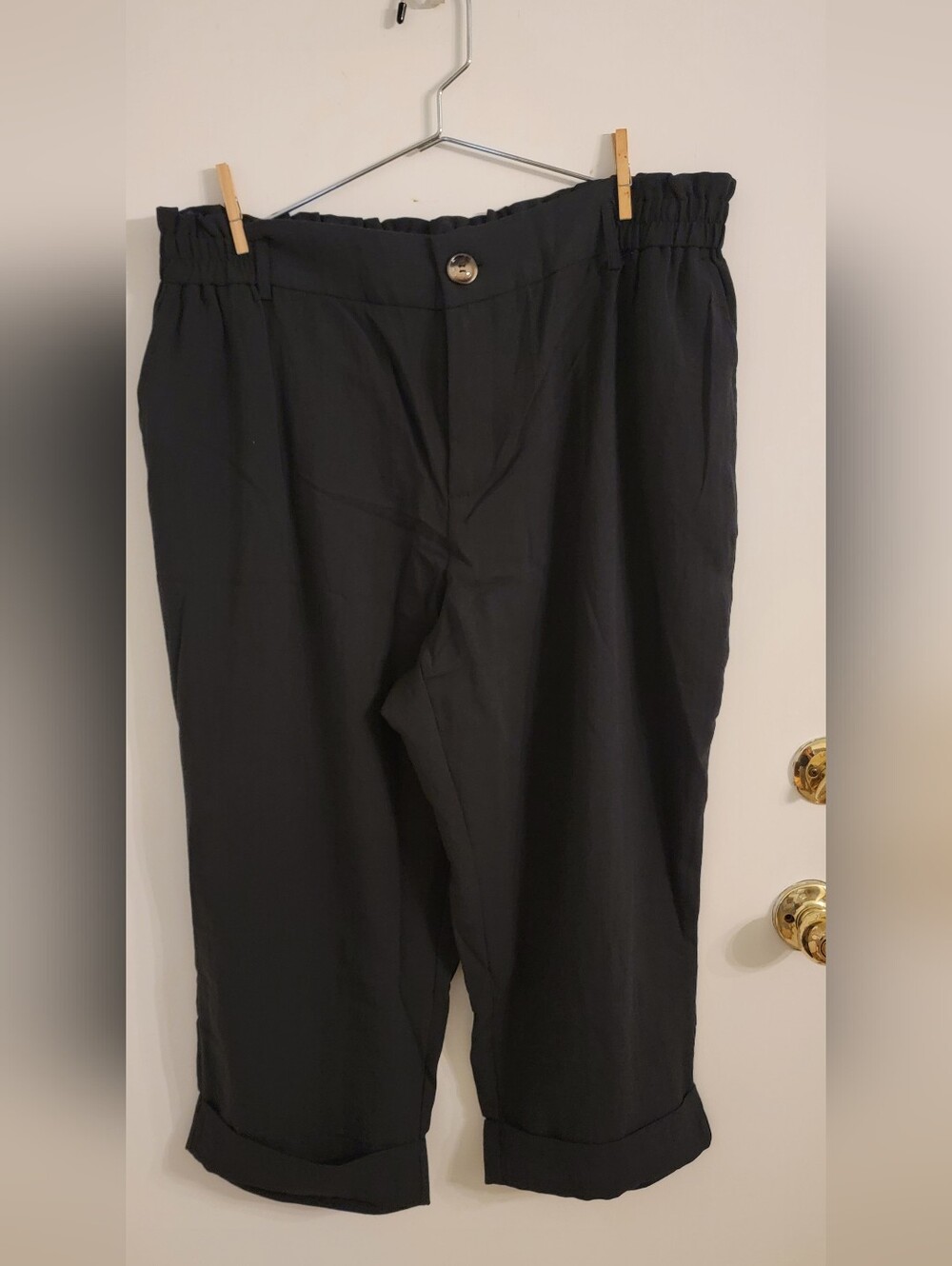 Black Women’s Halara Elastic-Waist Casual Capri Pants 1X